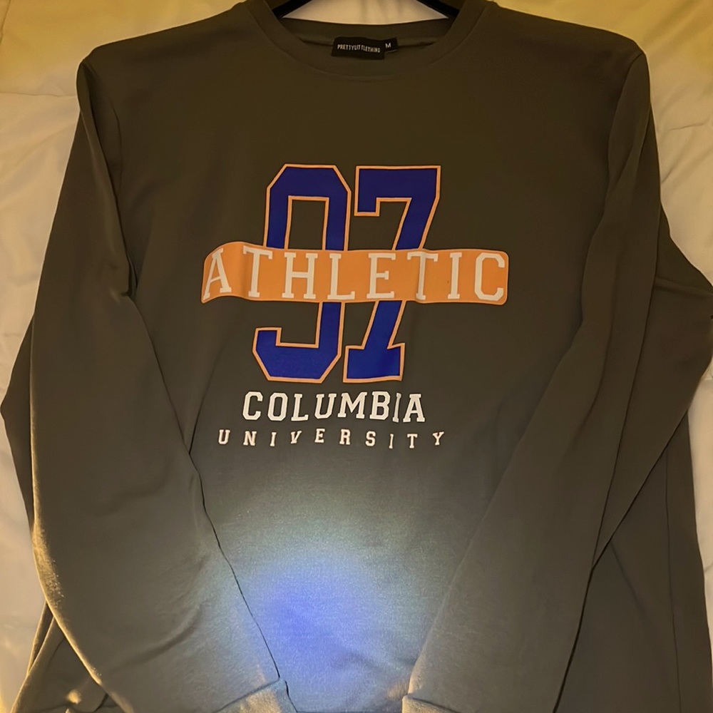 PrettyLittleThing crew neck top. Athletic wear!!